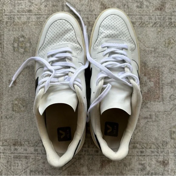 Veja V 10 Lace Up Sneaker sz 10 - Picture 6 of 9